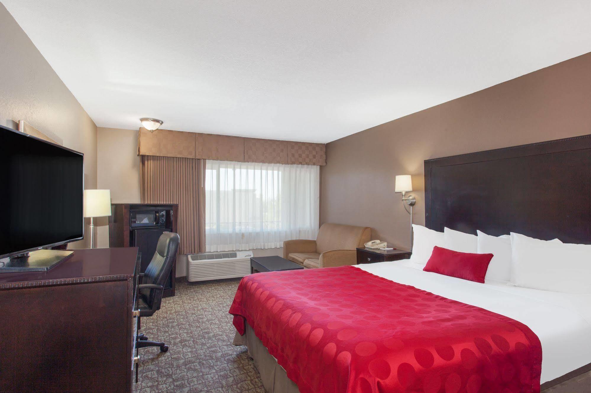 Hotel Ramada By Wyndham Fresno North Esterno foto